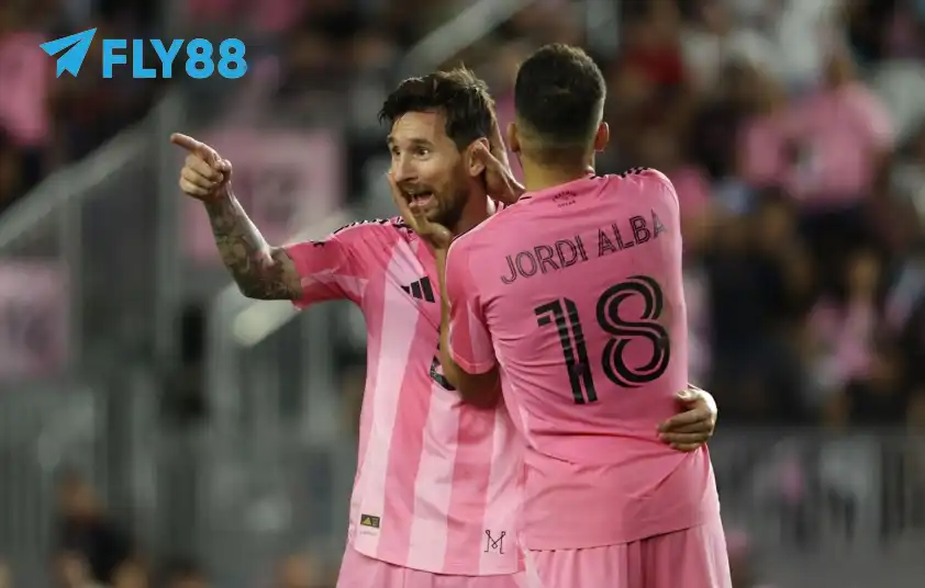 Messi tiếp tục tỏa sáng với 2 bàn thắng và 1 kiến tạo Messi tiếp tục tỏa sáng với 2 bàn thắng và 1 kiến tạo